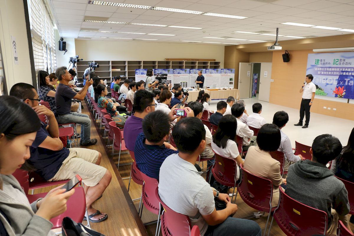 Director general Lin Hwa-ching sharing his remarks.