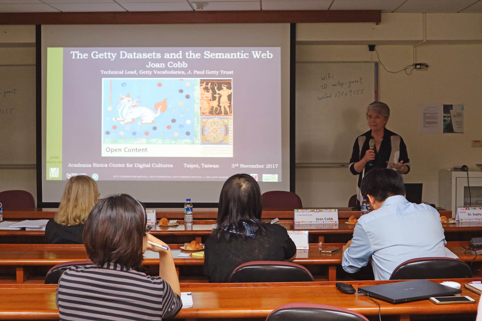 Joan Cobb giving an overview and prospect of LOD at Getty.
